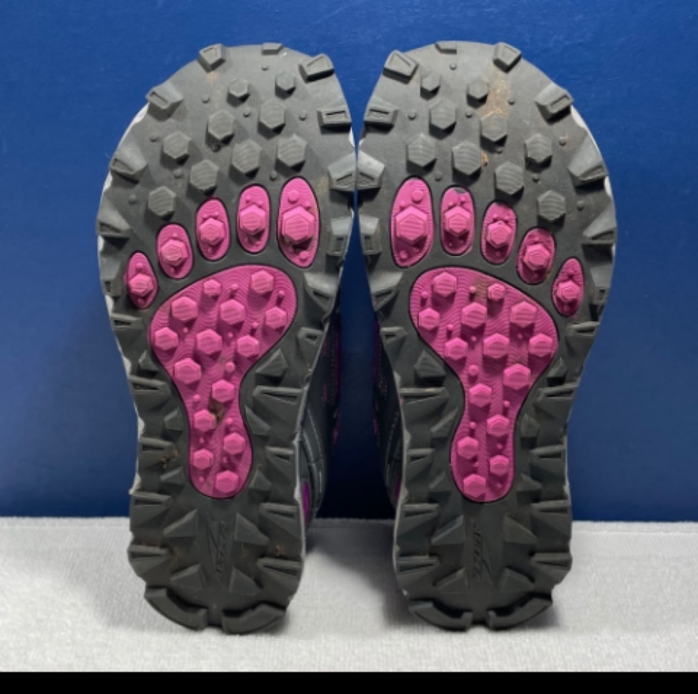 Women's running shoes 🤩